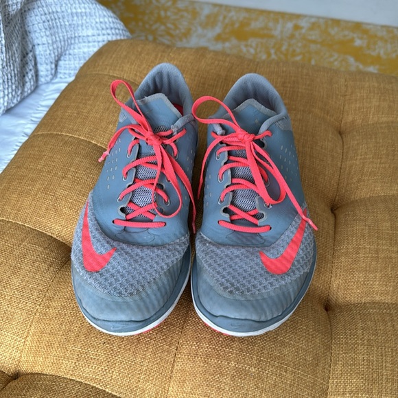 Nike sneakers - Picture 3 of 4